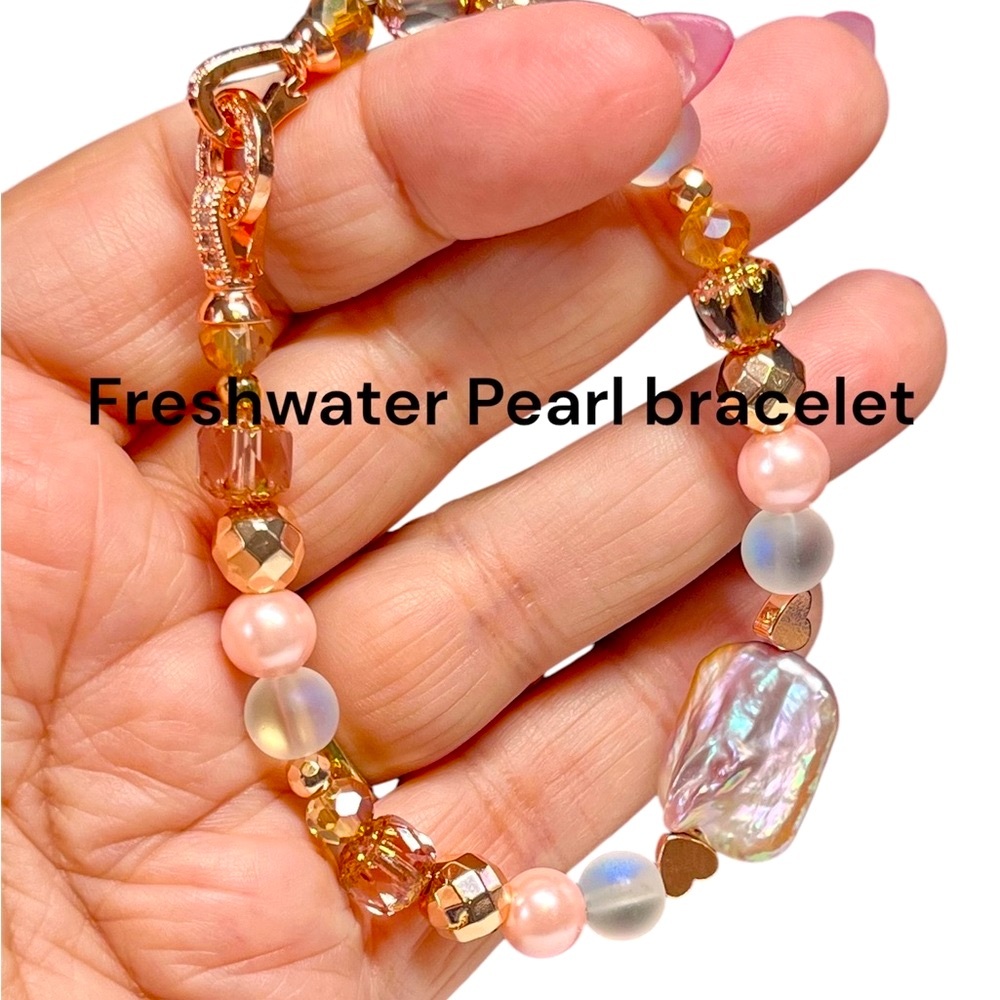 Elegant Freshwater Pearl Bracelet with Rose Gold Accents